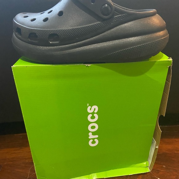 CROCS Shoes - Women’s Crocs